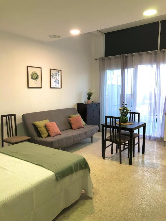 Apartamento Con Piscina En Ciudad Jardin Malaga Exterior photo