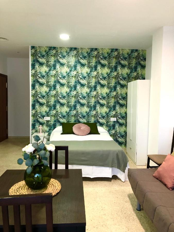Apartamento Con Piscina En Ciudad Jardin Malaga Exterior photo